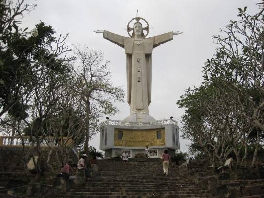 Tượng Chúa dang tay 