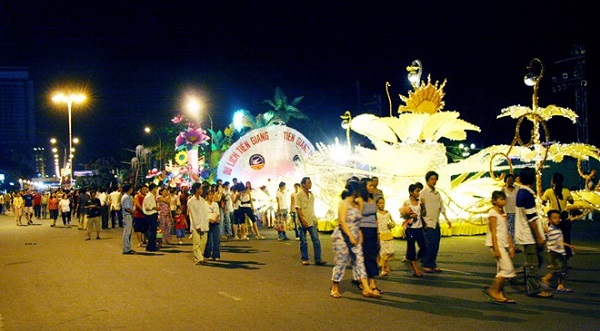 festival-bien-nha-trang-2015-noi-thang-hoa-cua-tinh-yeu-hoa-binh-va-sang-tao-2