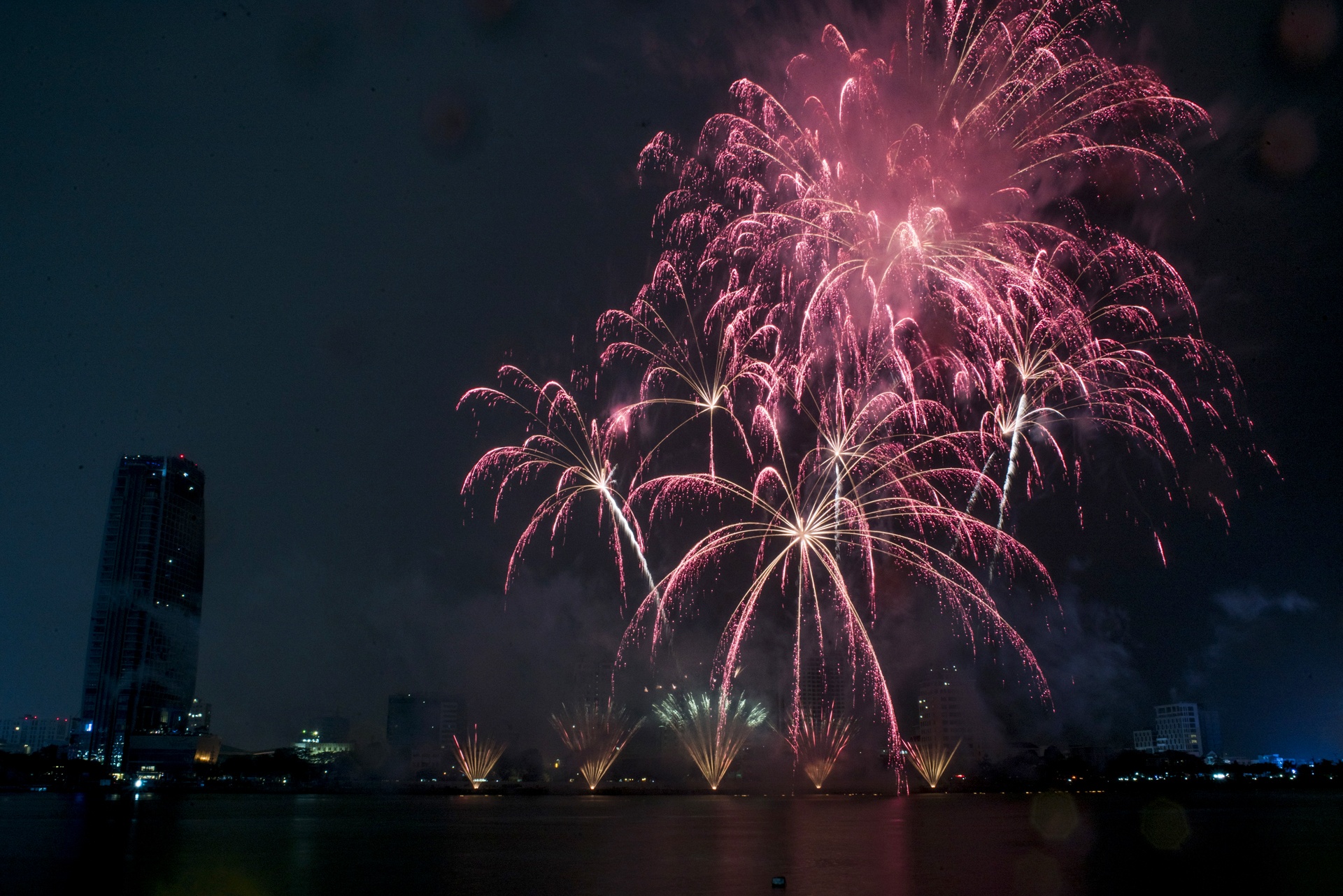 Le hoi phao hoa Da Nang 2017 anh 19