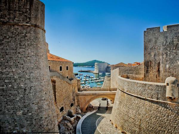 ivivu-walk-along-the-walls-of-dubrovnik-which-have-protected-the-croatian-city-since-the-7th-century