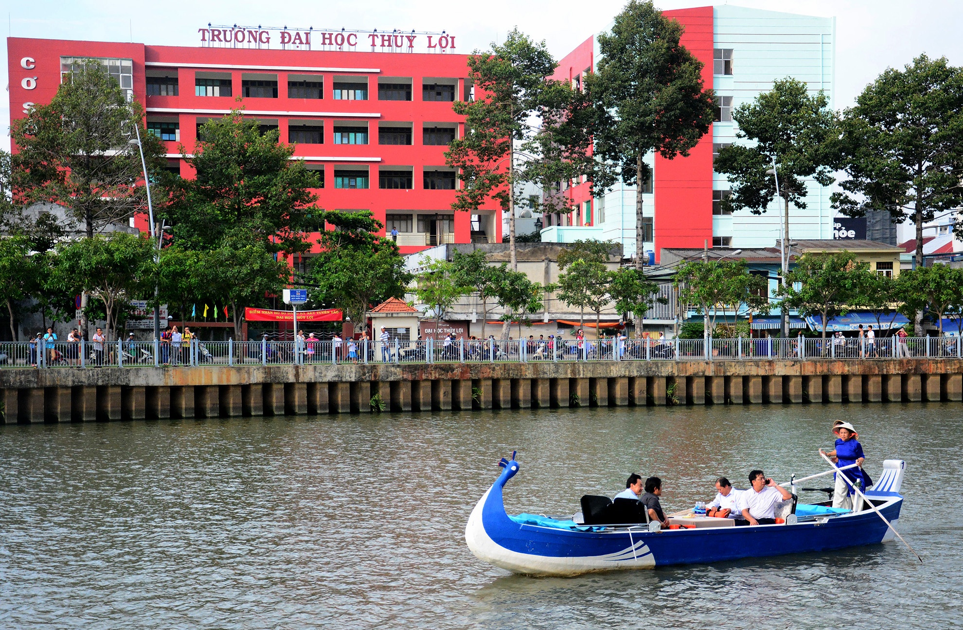 khong co phao hoa don giao thua voi hoat dong gi anh 6