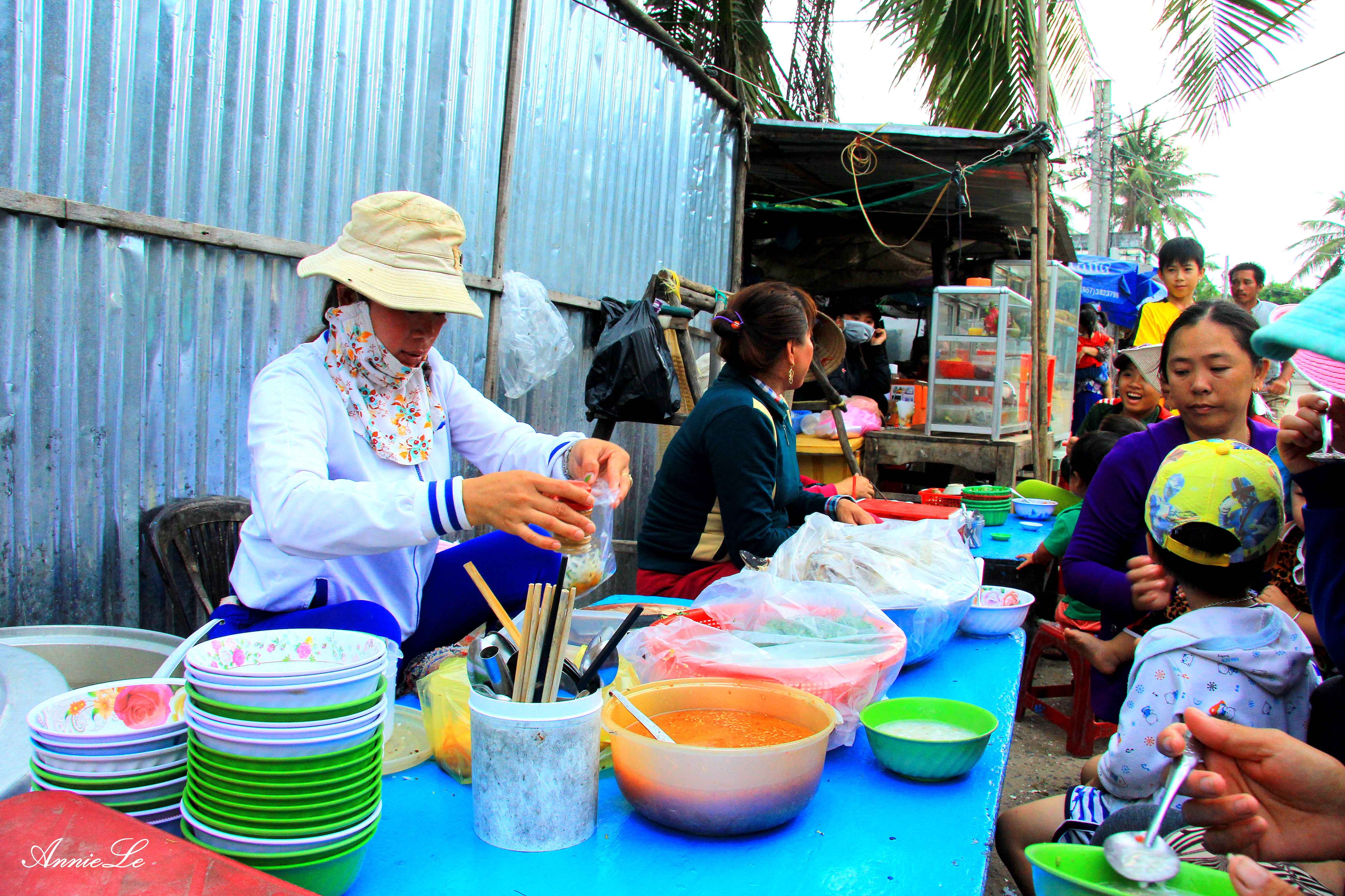 Tham quan Tu Nham Phu Yen anh 14