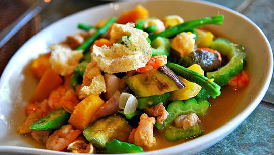 Món ngon Philippines - Pinakbet - iVIVU.com