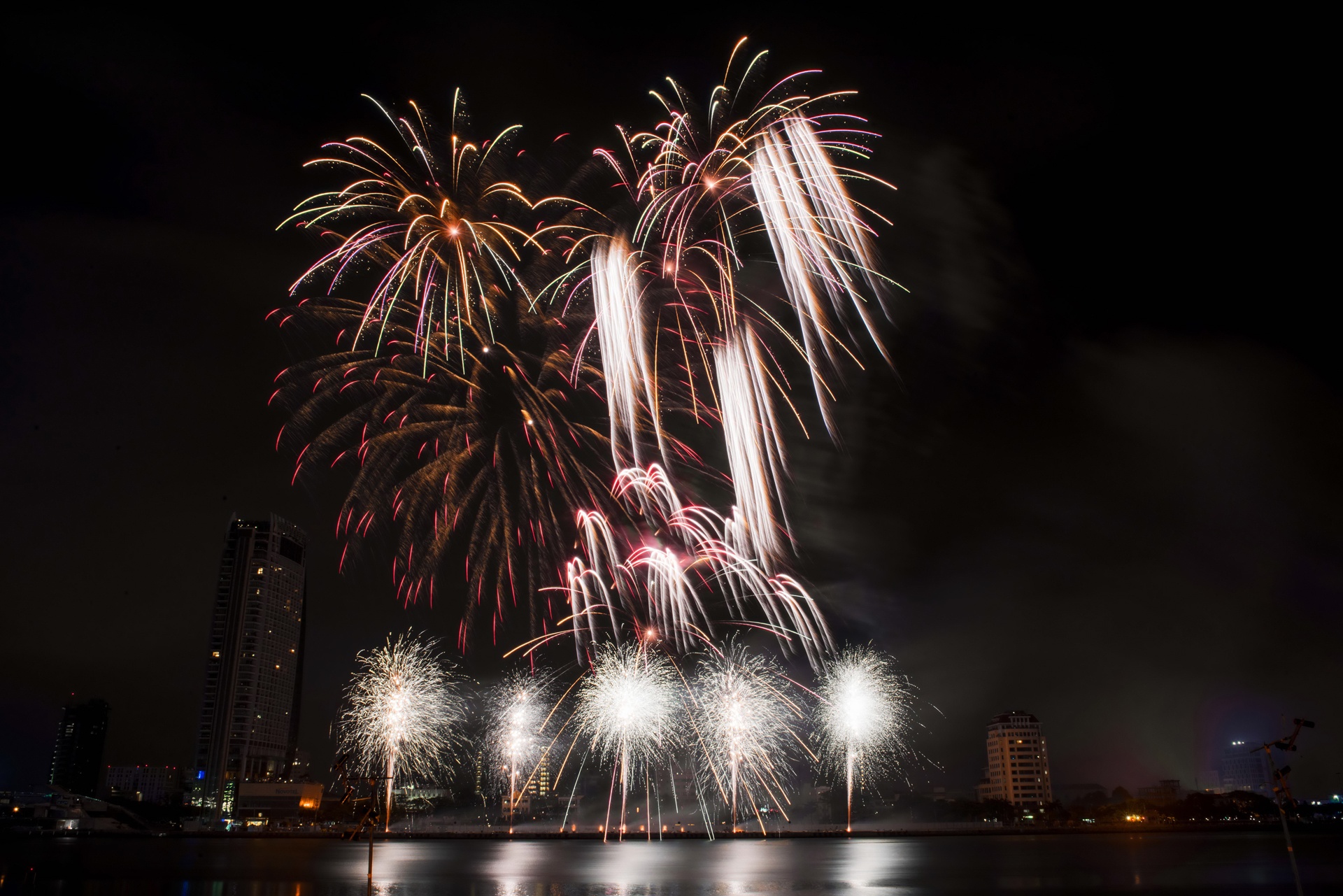 Le hoi phao hoa Da Nang 2017 anh 16