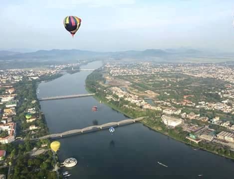 Le hoi khinh khi cau quoc te o Hue anh 1