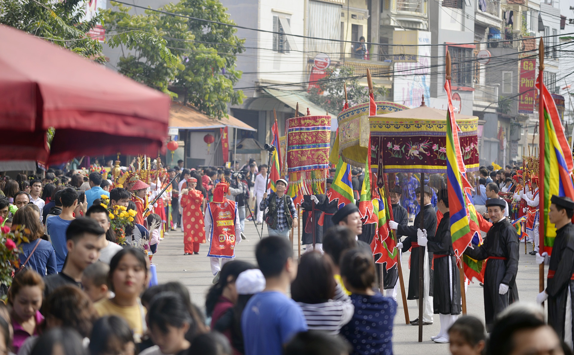 cac chang trai to son, chit khan mo qua anh 17