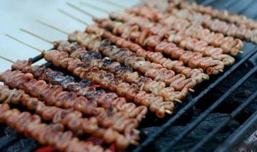 Món ngon Philippines - Gà nướng Isaw - iVIVU.com