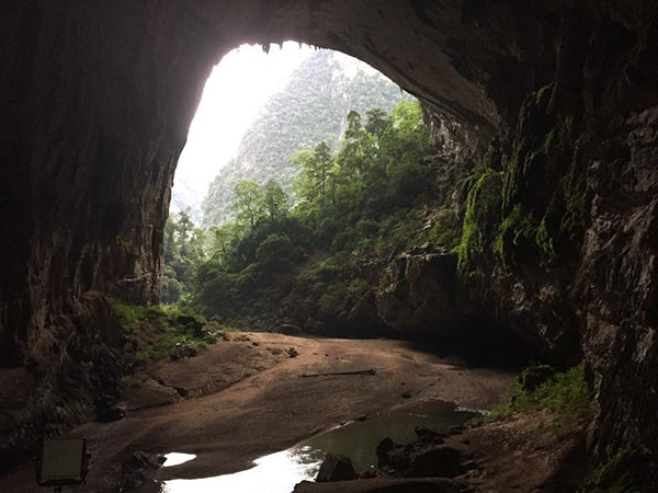 the-gioi-phat-cuong-truoc-ve-dep-bi-an-cua-hang-son-doong-tren-truyen-hinh-my-6