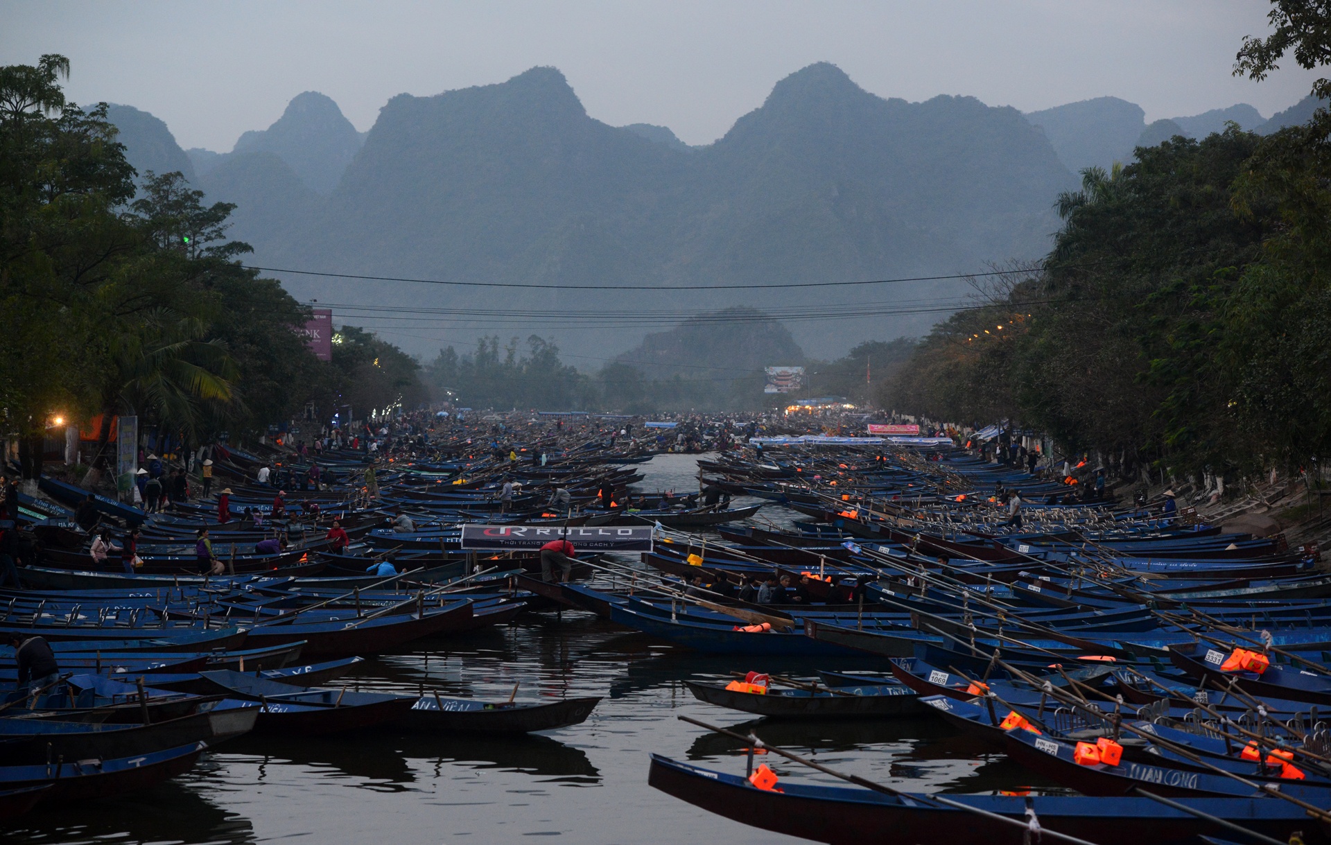 Di le chua Huong anh 1