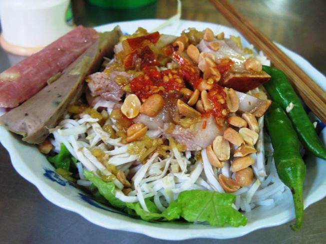 Bún mắm tại chợ Bắc Mỹ An