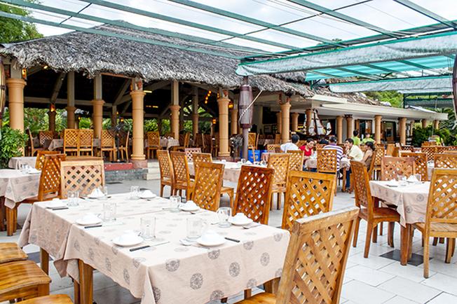 Nhà hàng Thùy Dương Nha Trang với không gian mở và tầm nhìn ra biển