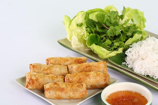 Bún chả nem cua bể món ăn khó quên