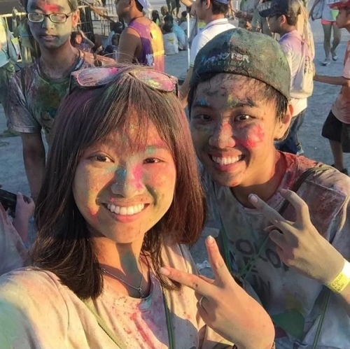 gioi tre da nang quay het minh trong le hoi color me run