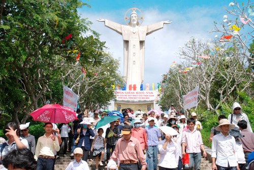 Tượng chúa Kitô nằm trên đỉnh núi Nhỏ, thành phố Vũng Tàu