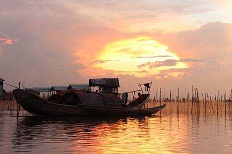 Hoang-hon-vang-ong-tren-dam-Chuon-ivivu-3