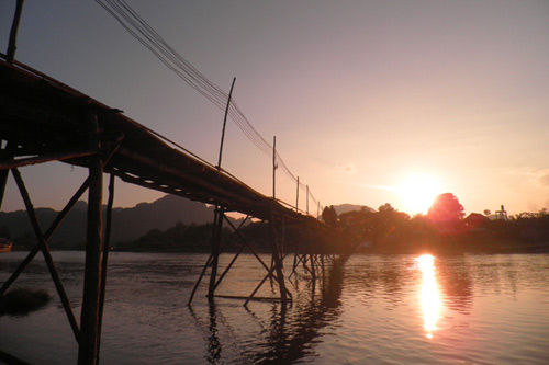 Phai long Vang Vieng ngay mua xuan - 3