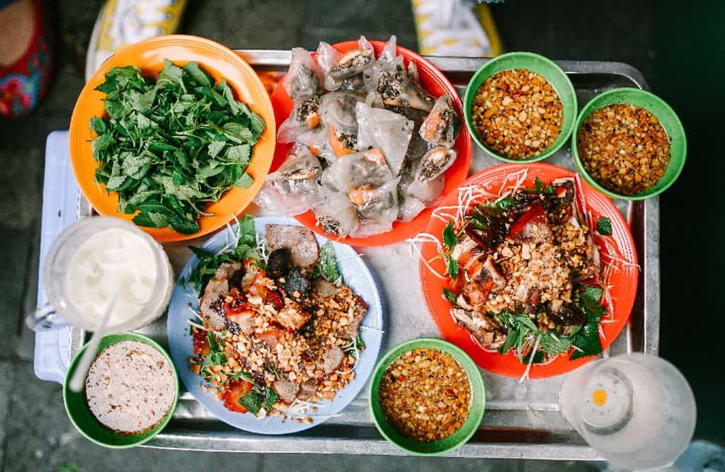 Món ăn nổi tiếng trên phố đi bộ Hà Nội
