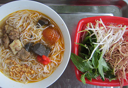 Bún bò Phan Thiết - Món ngon ở Phan Thiết.