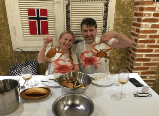 Có nhiều thực khách nước ngoài tới Crab House thưởng thức ghẹ