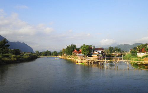 Phai long Vang Vieng ngay mua xuan - 1