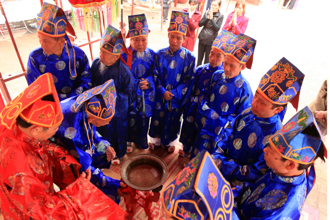 Hàng năm, làng Phù Lão có hai tiết lệ lớn, mở hội làng vào rằm tháng ba và lệ làng vào rằm tháng tám. Khi ấy, người dân Phù Lão nói riêng, xã Đào Mỹ nói chung và đông đảo du khách thập phương lại tụ hội về ngôi đình có nét kiến trúc nghệ thuật độc đáo này.