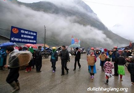 Du lịch Hà Giang - Chợ phiên Phó Cáo