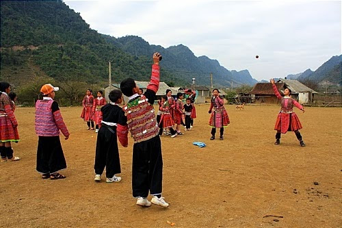 nem pao tro choi dan gian cua nguoi mong moc chau2 