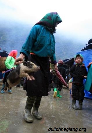 Du lịch Hà Giang - Chợ phiên Phó Cáo