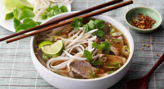 Bún bò Huế- món ăn nhất định phải thử khi ghé Huế