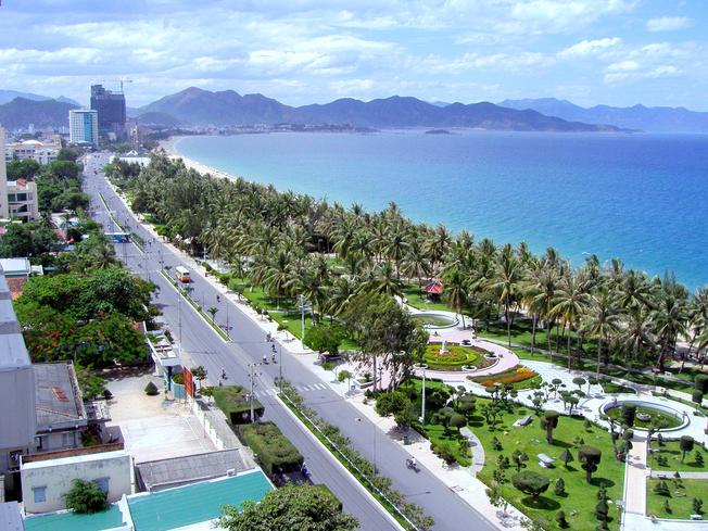 Đường Trần Phú là một trong những con đường đẹp nhất tại Nha Trang