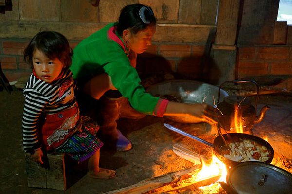 Vivupa tìm hiểu điểm du lịch không gian bếp bản Tả Van trên Sapa