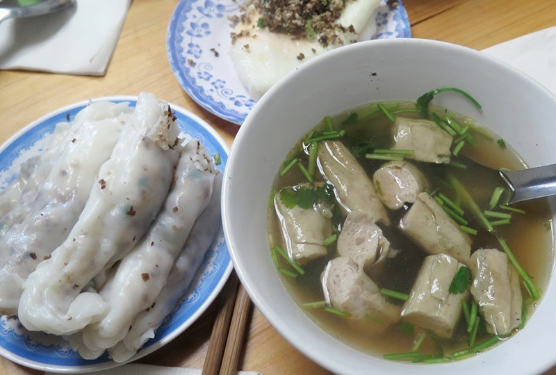 Bánh cuốn bà Hà đồng văn