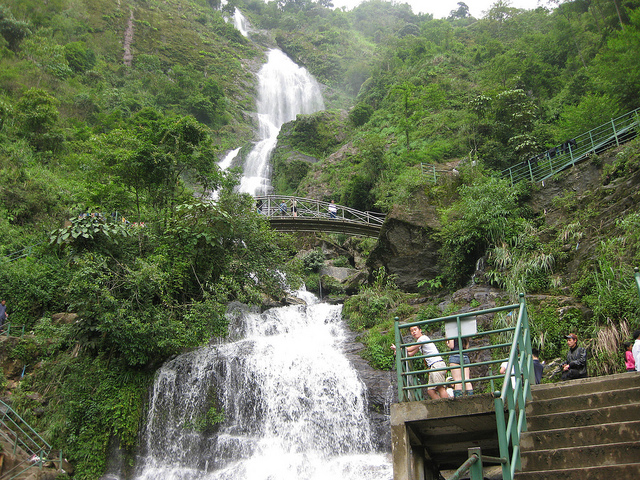 ​Thác Bạc -điểm du lịch ở xa trung tâm sapa.