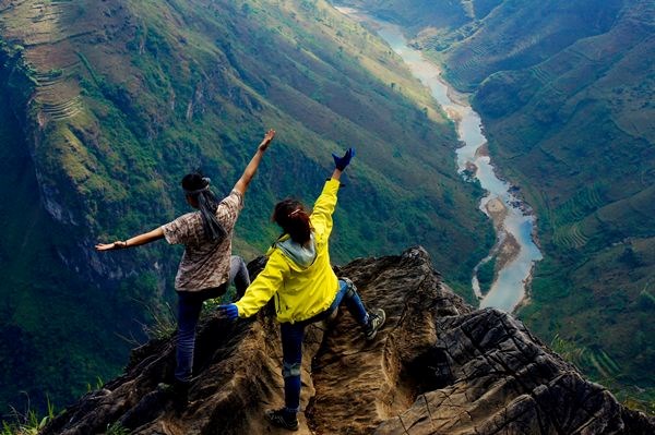 Đỉnh đèo Mã Pì Lèng- nơi du khách ngỡ ngàng trước vẻ đẹp hùng vĩ của thiên nhiên