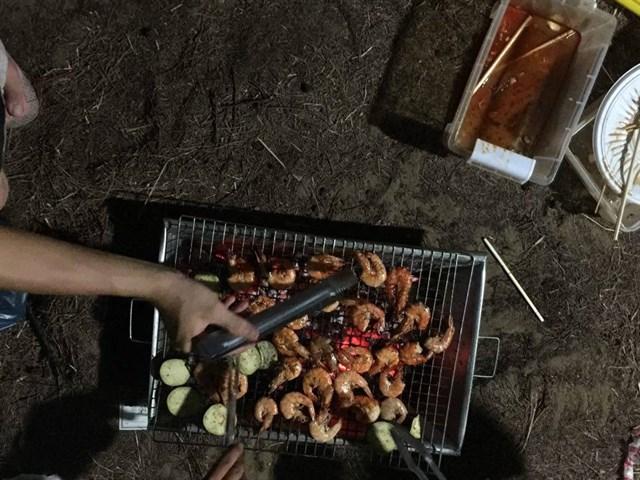 tiệc nướng BBQ với gia đình