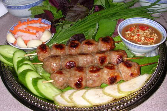 Nem nướng.