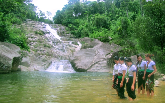 Điểm du lịch hấp dẫn: Thác Ma Hao.