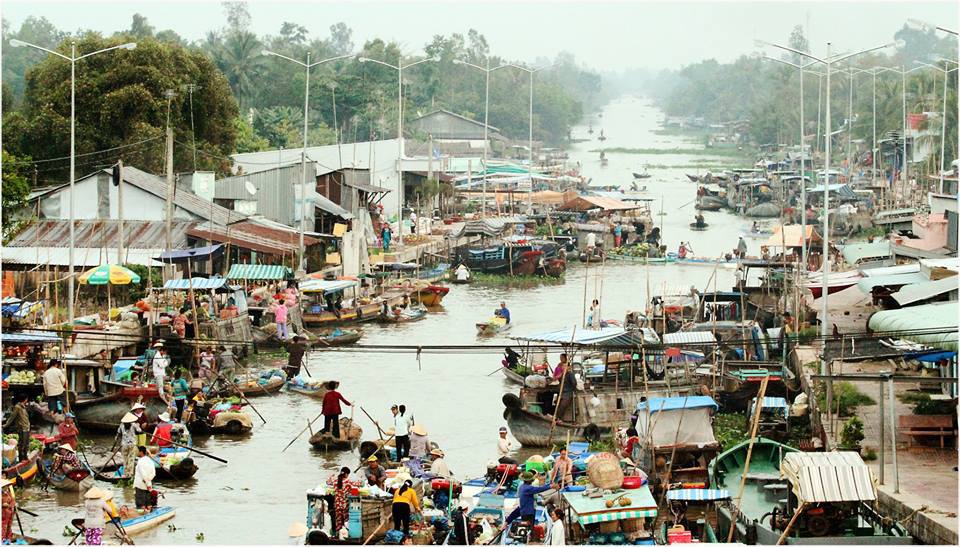 Trải nghiệm hấp dẫn ở Sóc Trăng: Khám phá nét sinh hoạt độc đáo ở chợ nổi.