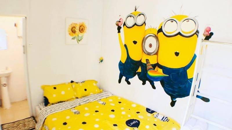 Cả căn phòng được trang trí bằng hình Minion vô cùng dễ thương