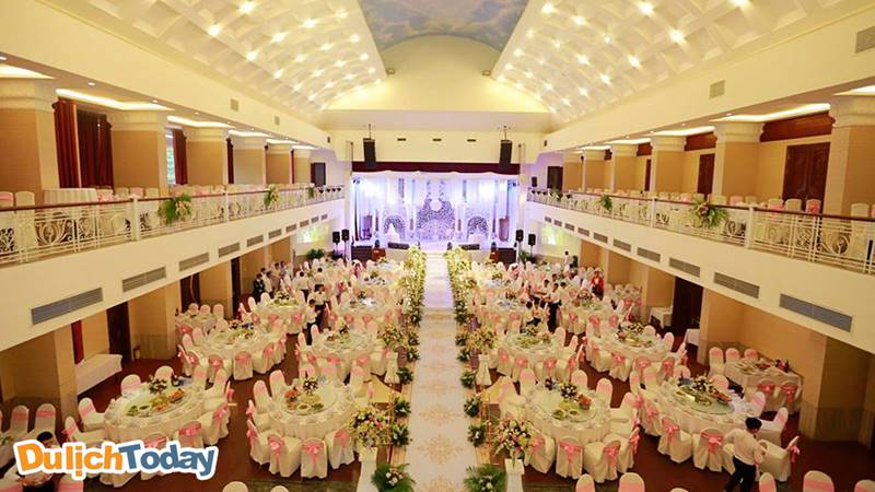 Sông Hồng Resort là một trong những địa điểm tổ chức tiệc cưới nổi tiếng tại thành phố Vĩnh Phúc