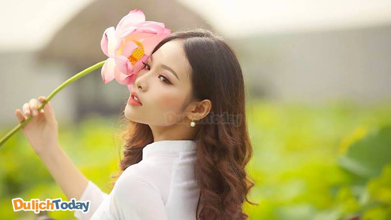 Chụp ảnh Sen tại phim trường Cherry Land