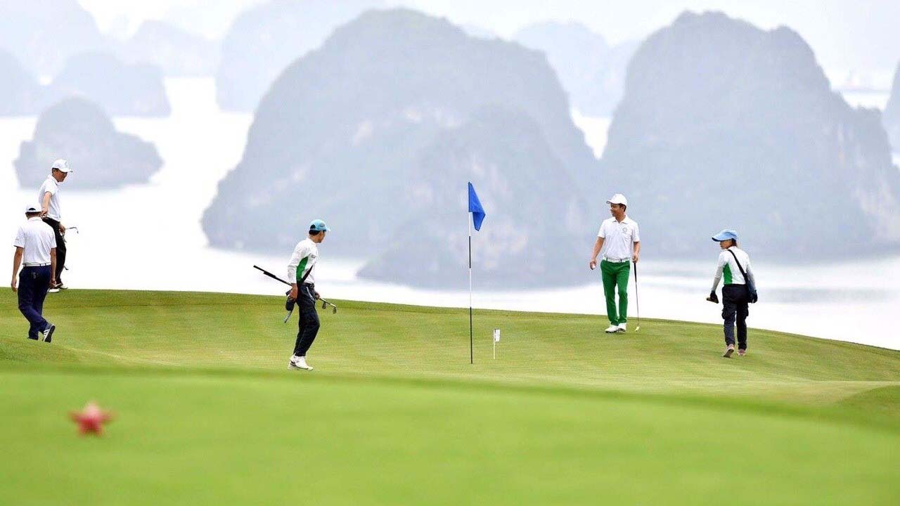 Các golf thủ chơi trên sân. Nguồn: Internet