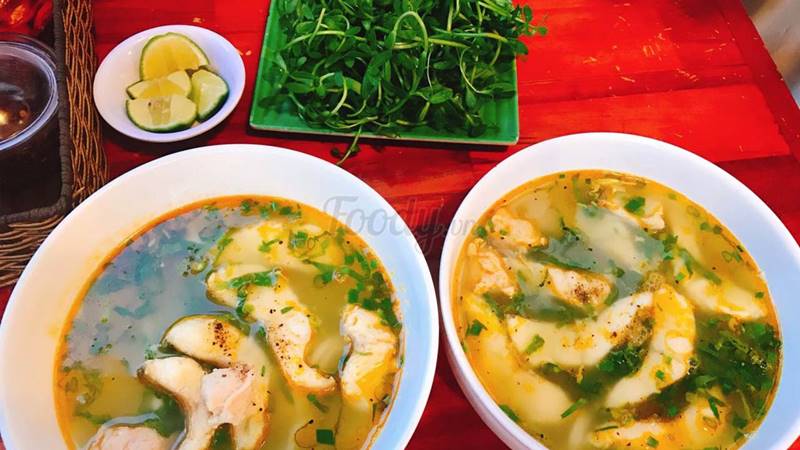 Bánh canh cá lóc An ăn kèm với rau đắng lạ miệng