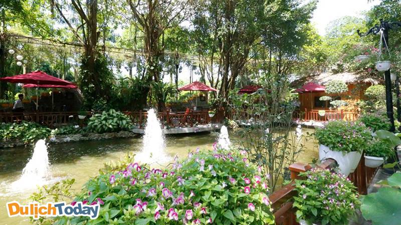 Khu Biệt thự tại Sông Hồng Resort được bao quanh bởi quang cảnh tuyệt đẹp