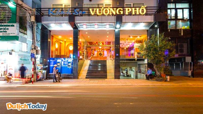 Từ Vương Phố du khách có thể dạo quanh phố phường bất cứ lúc nào