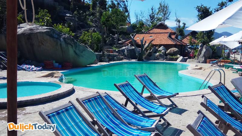 Hồ bơi trong xanh tại Wild beach resort Nha Trang