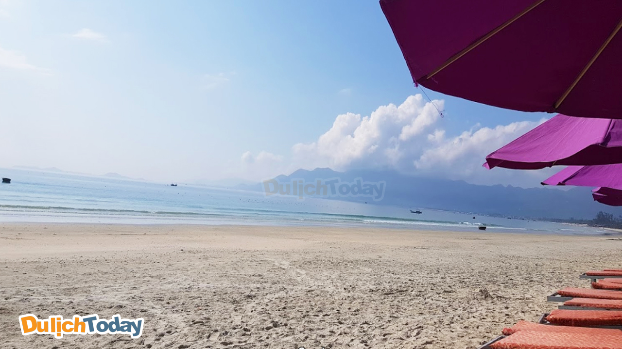 Biển xanh - cát trắng tại Paradise resort Nha Trang