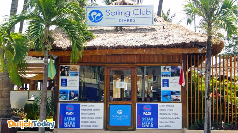 Sailing Club diver là một trong những trung tâm lặn biển đầu tiên ở Nha Trang