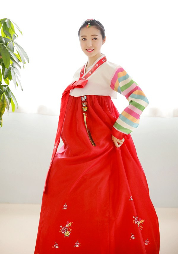 Bộ Hanbok đỏ sọc tại Hanbok Sweety