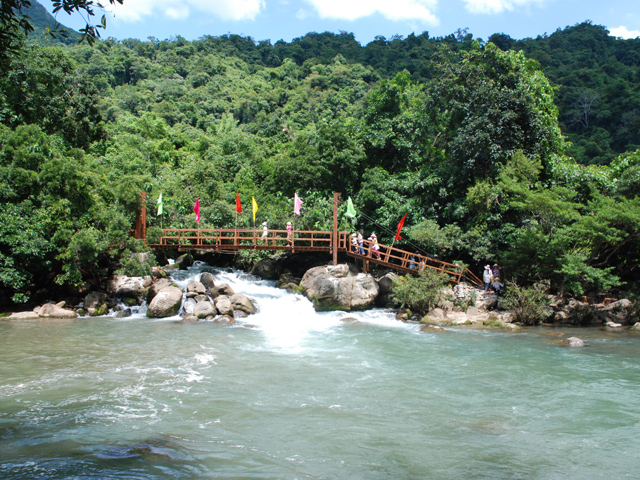 Suối nước nóng Kênh Gà – Ninh Bình